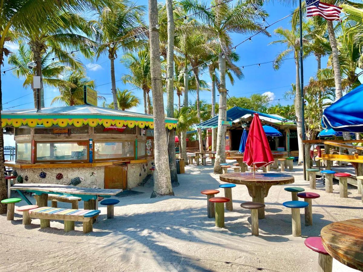 Capt Hirams Resort Sebastian Exterior photo