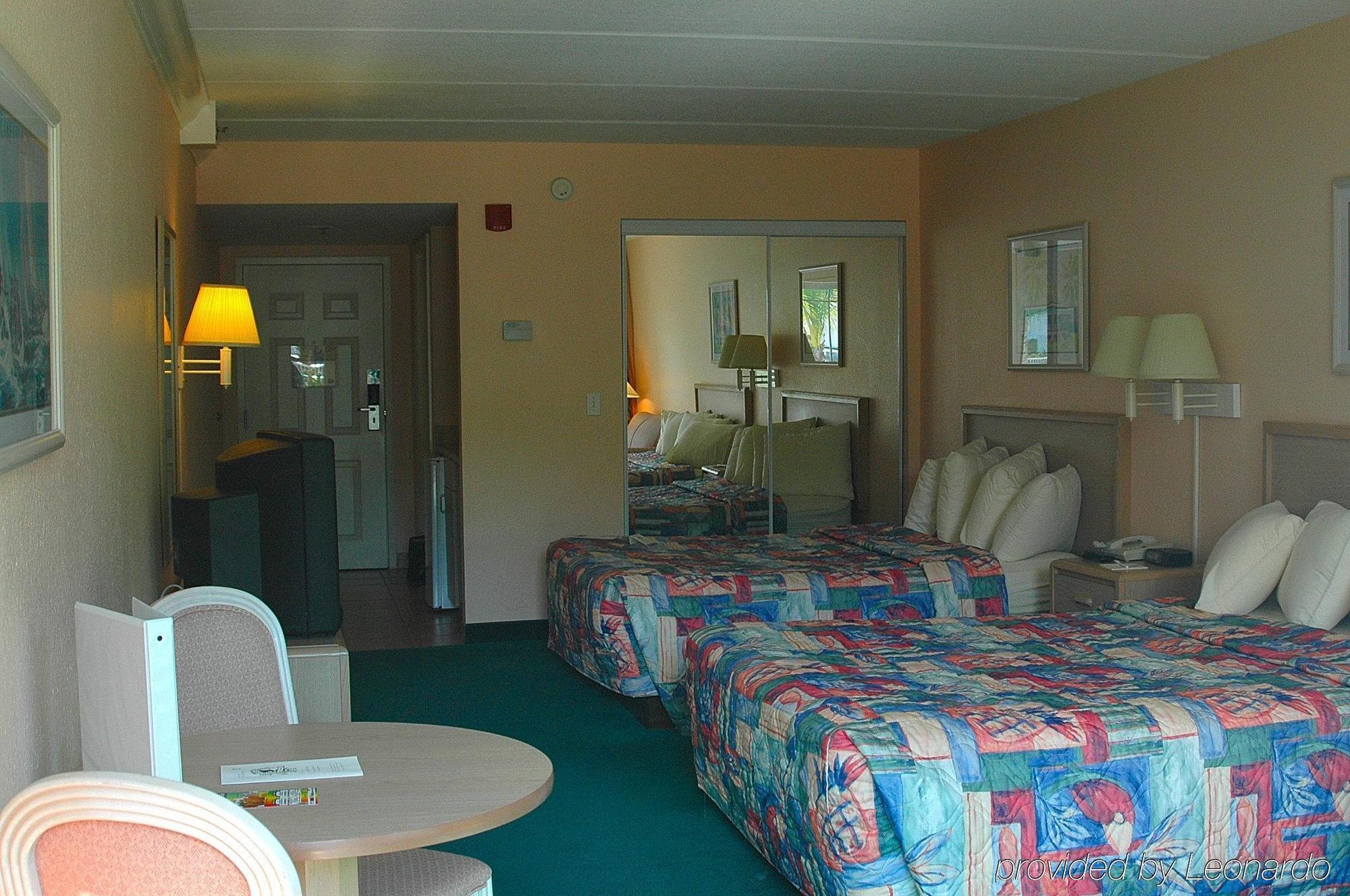 Capt Hirams Resort Sebastian Room photo