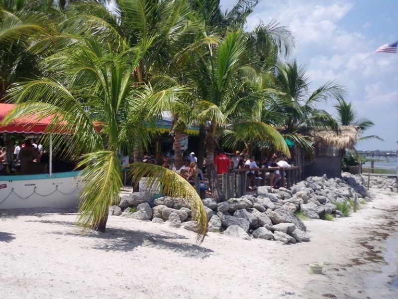 Capt Hirams Resort Sebastian Exterior photo