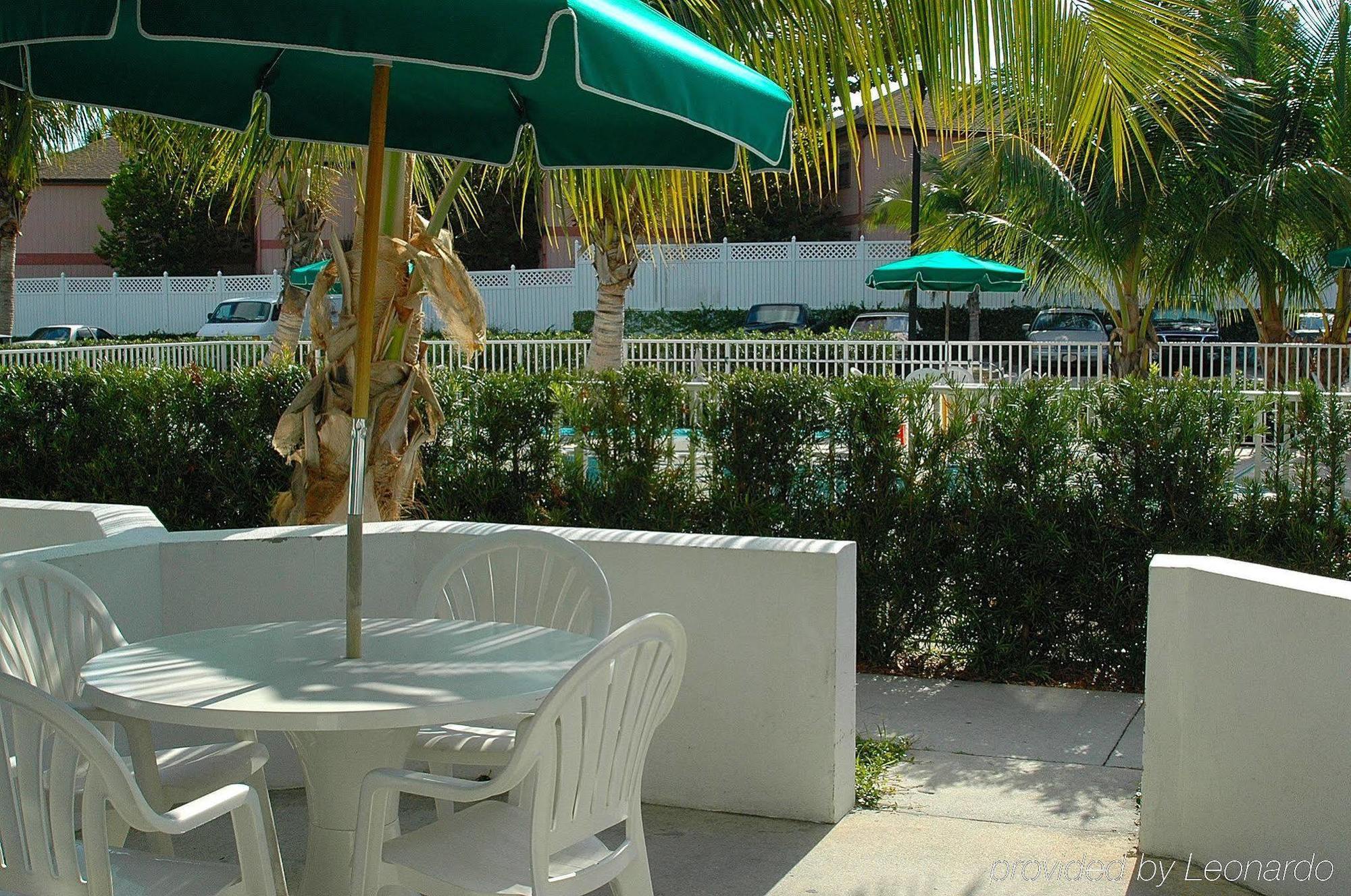 Capt Hirams Resort Sebastian Restaurant photo