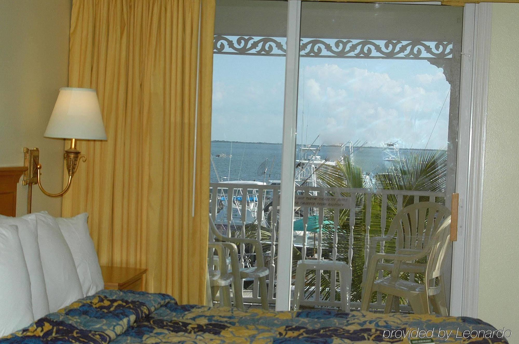 Capt Hirams Resort Sebastian Room photo