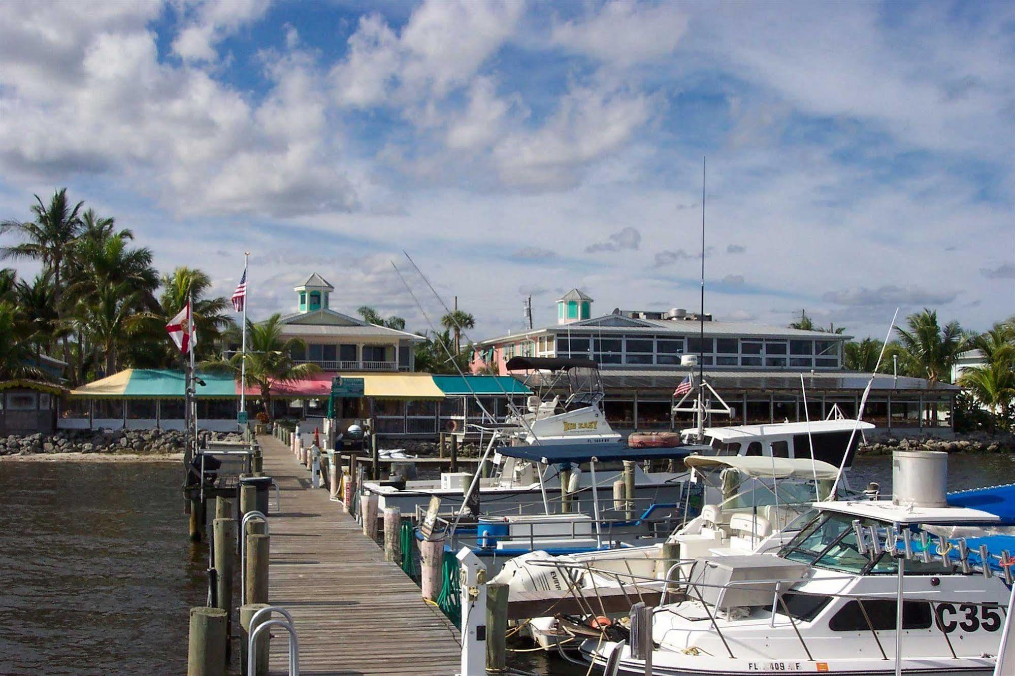 Capt Hirams Resort Sebastian Exterior photo